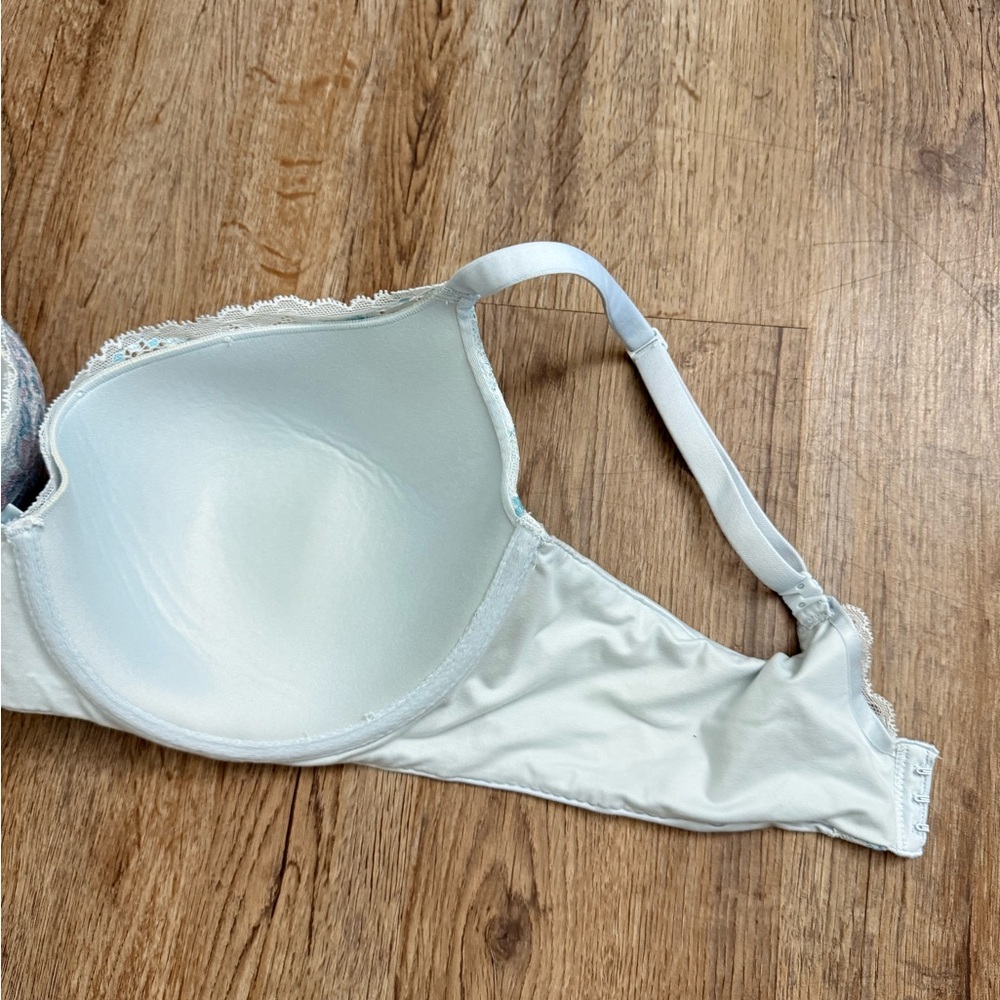 Victoria’s Secret • Body by Victoria Lined Demi Lace Bra - Picture 8 of 12